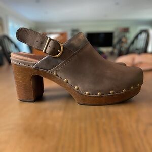 Dansko Delle Nubuck Slingback Platform Mossy Grey Size 40